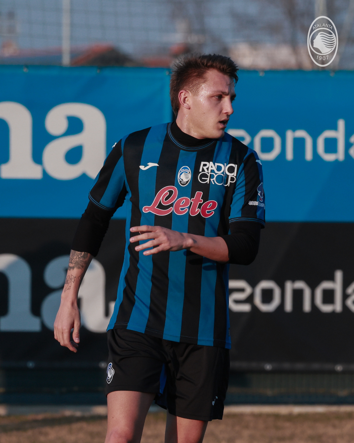 最新爱游戏手游关于AC米兰迎葡超关键赛，今晨单刀错失，悬念犹存，身体对抗强度拉满的信息