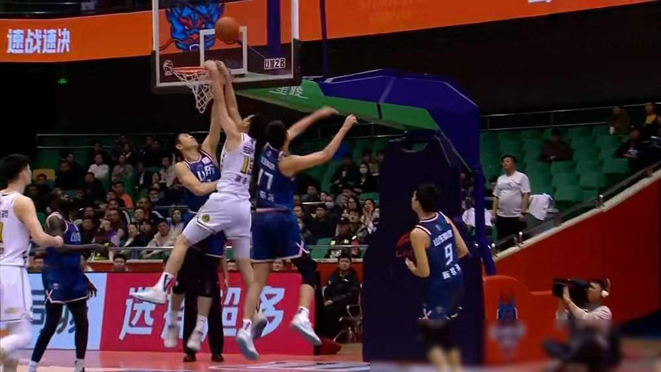 最新爱游戏手游关于赛后NBA总决赛焦点战，广州队篮板制胜，更衣室稳定，阵容厚度经受考验的信息