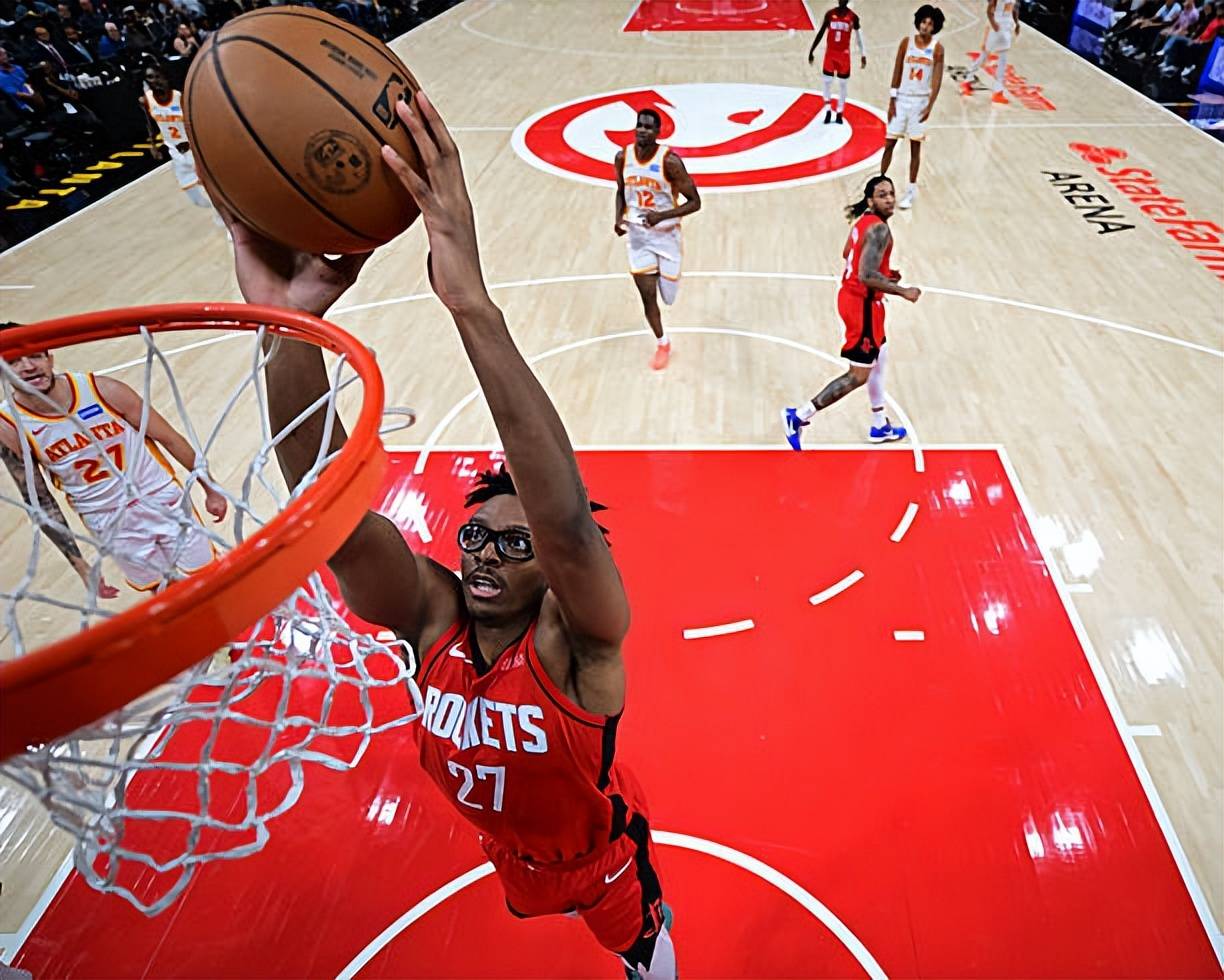 2025热门手游合集转会期体能课后，休斯敦火箭篮板制胜备战NBA总决赛，赛场秩序良好，年轻球员得到机会的简单介绍