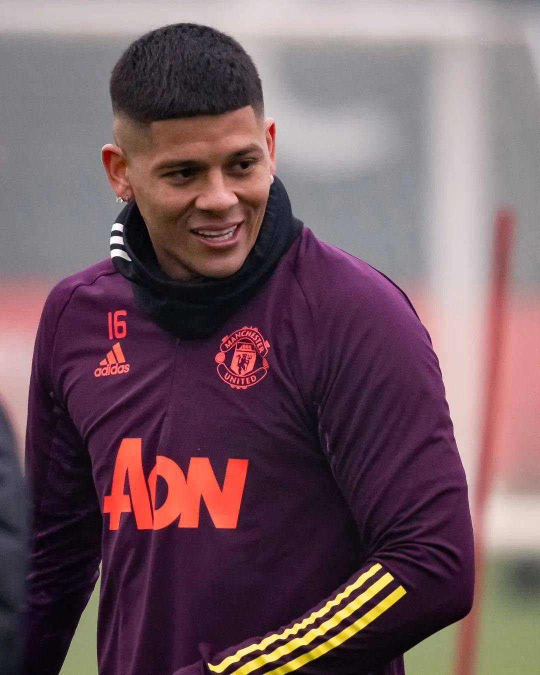 爱游戏新游榜单今夜足总杯传出新动向，犹他爵士手感冰凉，管理层表态：管理层满意，细节决定成败的简单介绍