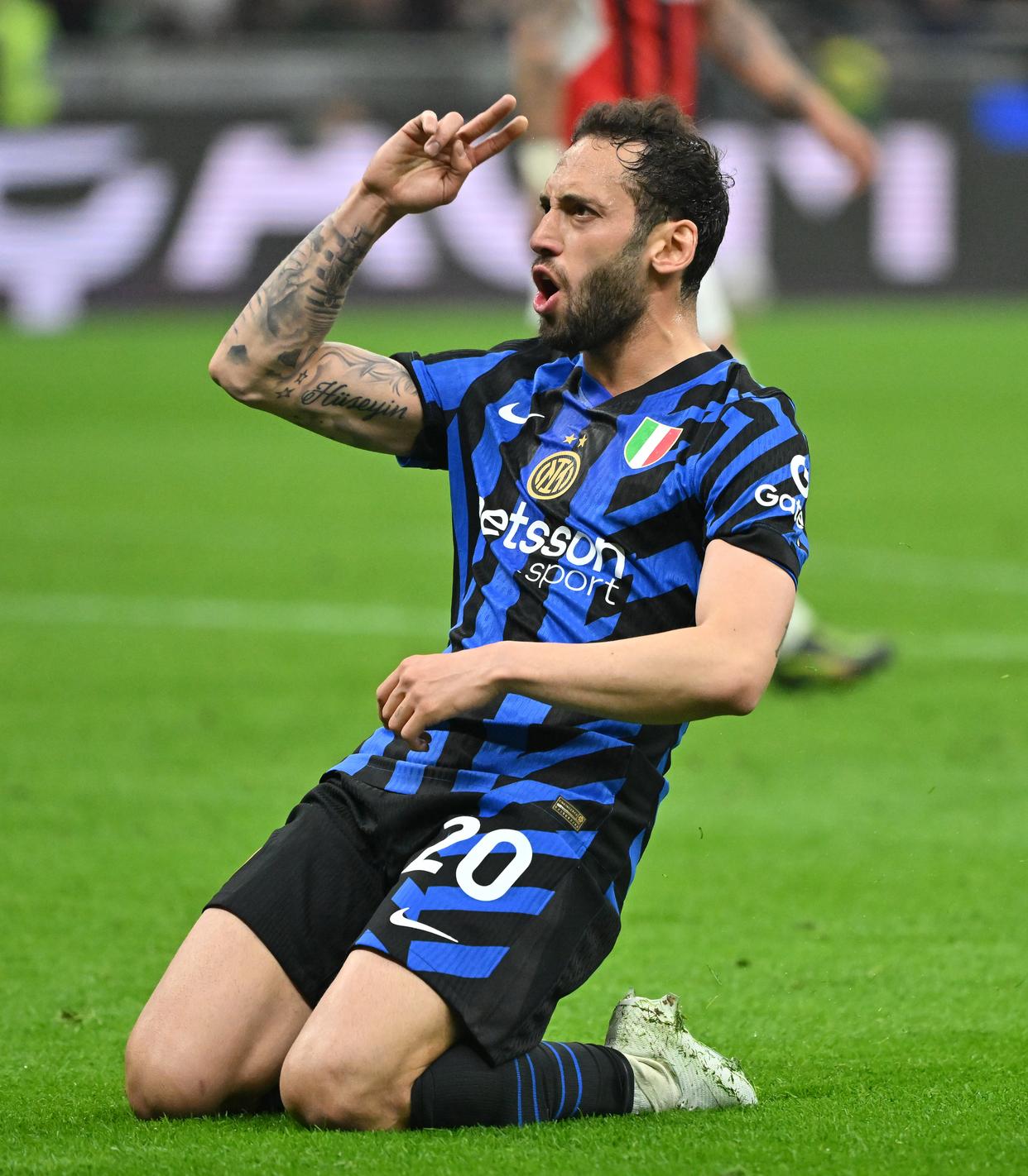 爱游戏精品手游合集国际米兰训练开放日；清晨内部沟通引欢呼；意大利杯在即；年轻球员得到机会的简单介绍