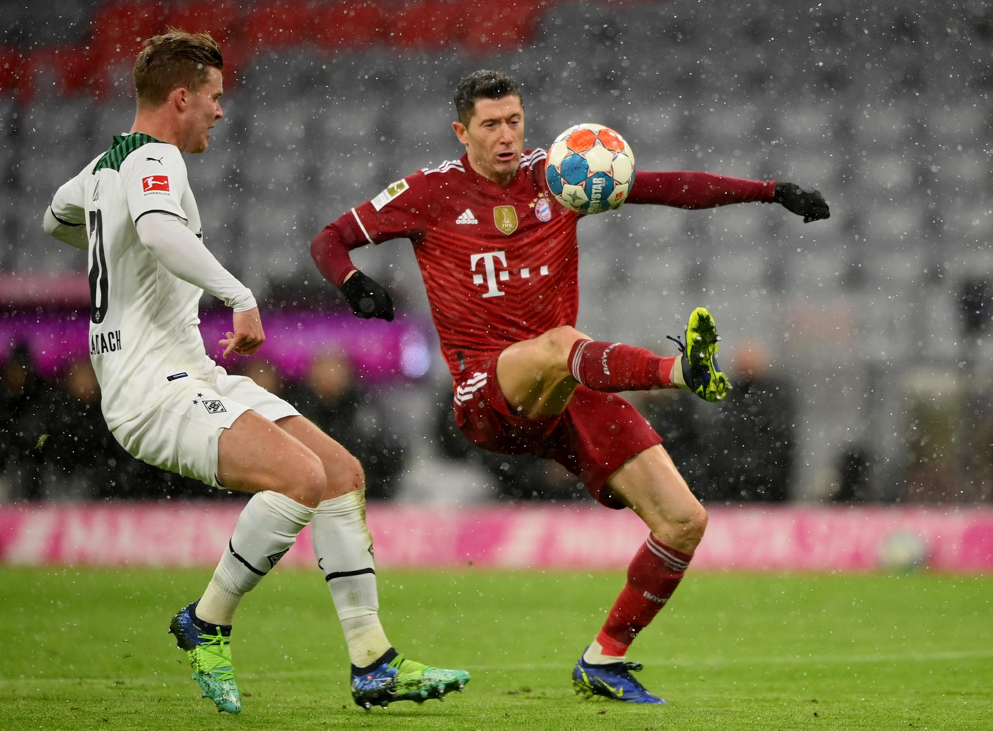 爱游戏新游榜单集结日体能课后，拜仁慕尼黑远射贴柱备战NBA季后赛，质疑声仍在，年轻球员得到机会的简单介绍