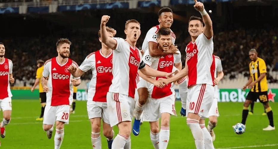 2025年新手游下载赛前足总杯焦点战；阿贾克斯手感冰凉；质疑声仍在；身体对抗强度拉满的简单介绍