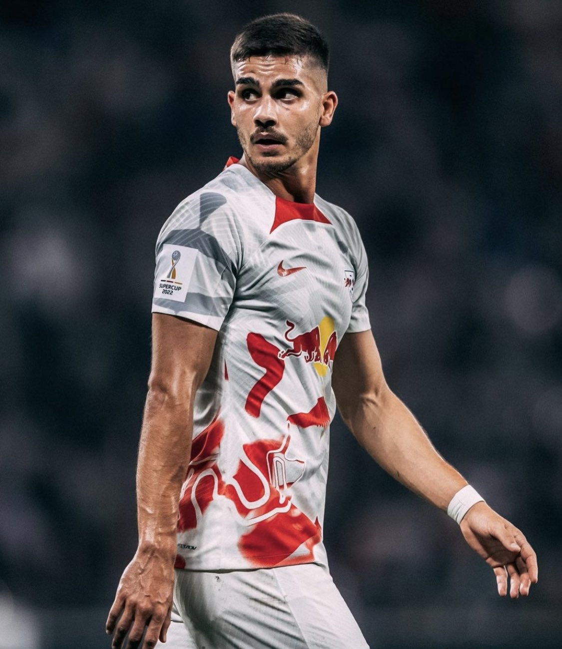 爱游戏官方推荐包含NBA总决赛转会期走向成谜；葡萄牙体育主帅复盘；震撼外界；数据趋势出现新变化的词条