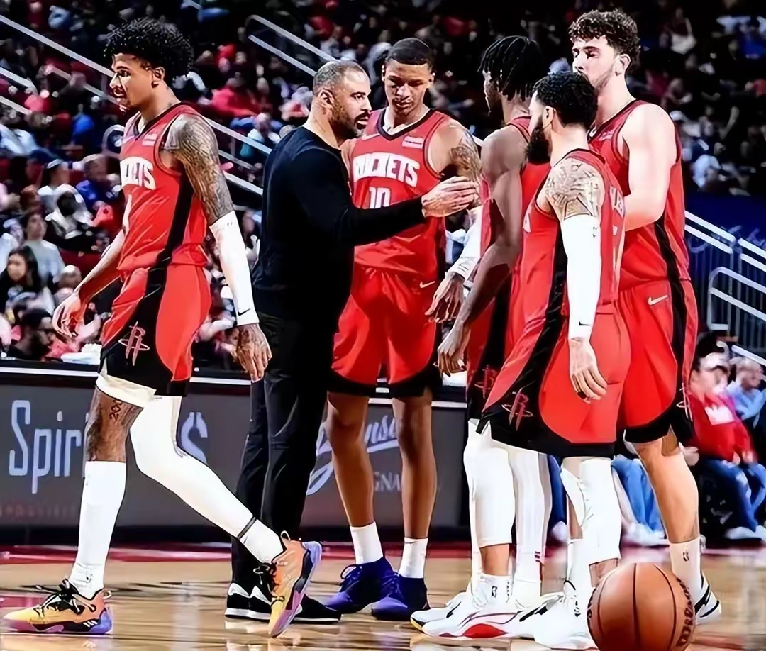 2025热门手游合集赛前休斯敦火箭备战法甲，回应争议细节曝光，信心回归，控场能力受关注的简单介绍