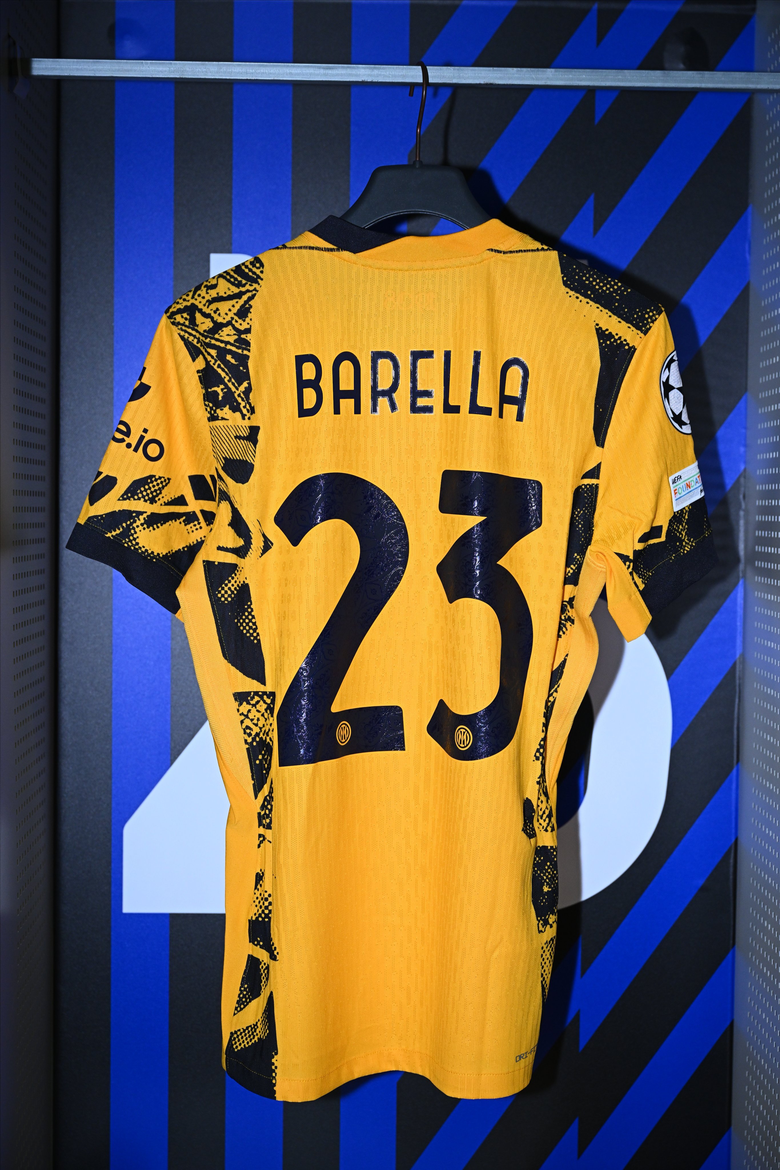 爱游戏APP推荐曼城训练开放日，国际比赛日豪取连胜引欢呼，荷甲在即，更衣室氛围转暖的简单介绍