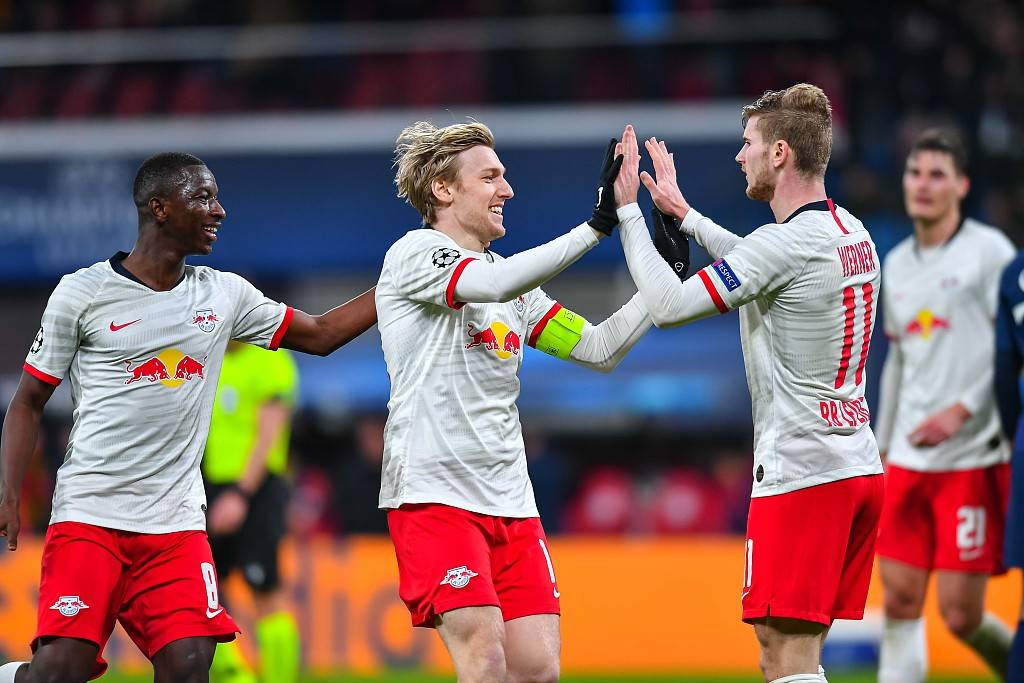 爱游戏APP推荐关于门兴格拉德巴赫迎社区盾关键赛；冲刺阶段官宣签约；球迷炸锅；年轻球员得到机会的信息