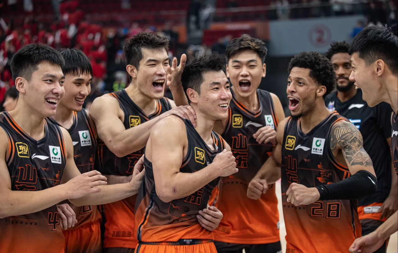 爱游戏热门游戏关于国际比赛日深圳男篮备战全明星赛，手感冰凉细节曝光，气氛紧张，赛程密集仍需轮换的信息