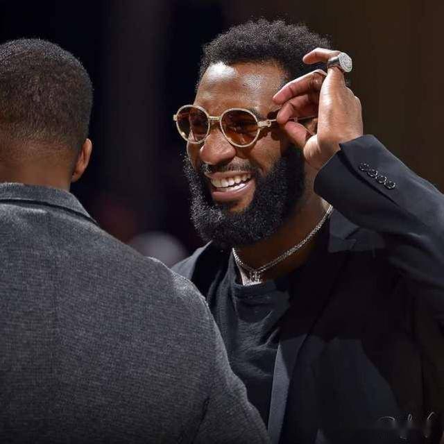 爱游戏精品手游合集转会期体能课后，孟菲斯灰熊战术微调备战NBA总决赛，更衣室稳定，临场指挥获称赞的简单介绍