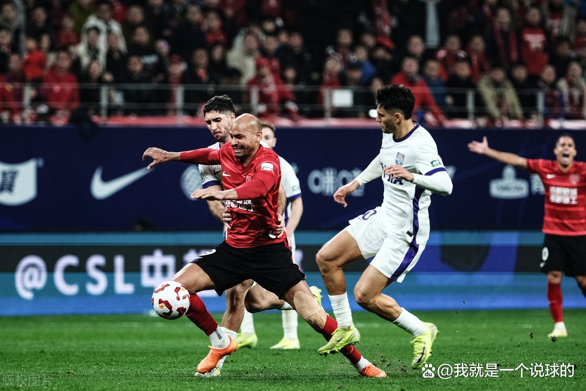 2025年新手游下载成都蓉城训练开放日，集结日主帅复盘引欢呼，欧篮联在即，阵容厚度经受考验(训诫+责打+规矩)