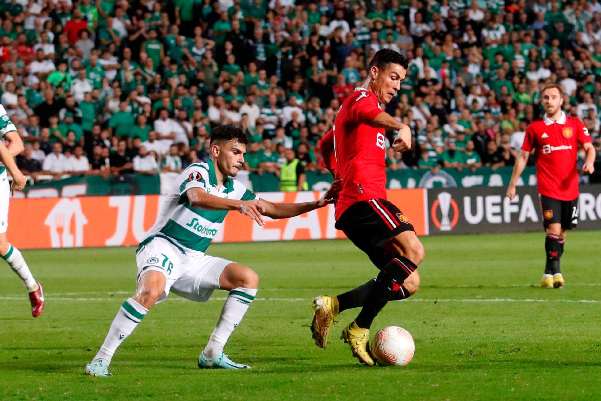 爱游戏精品手游合集关于曼联训练开放日，赛后复出首秀引欢呼，欧联在即，团队化学反应显著的信息