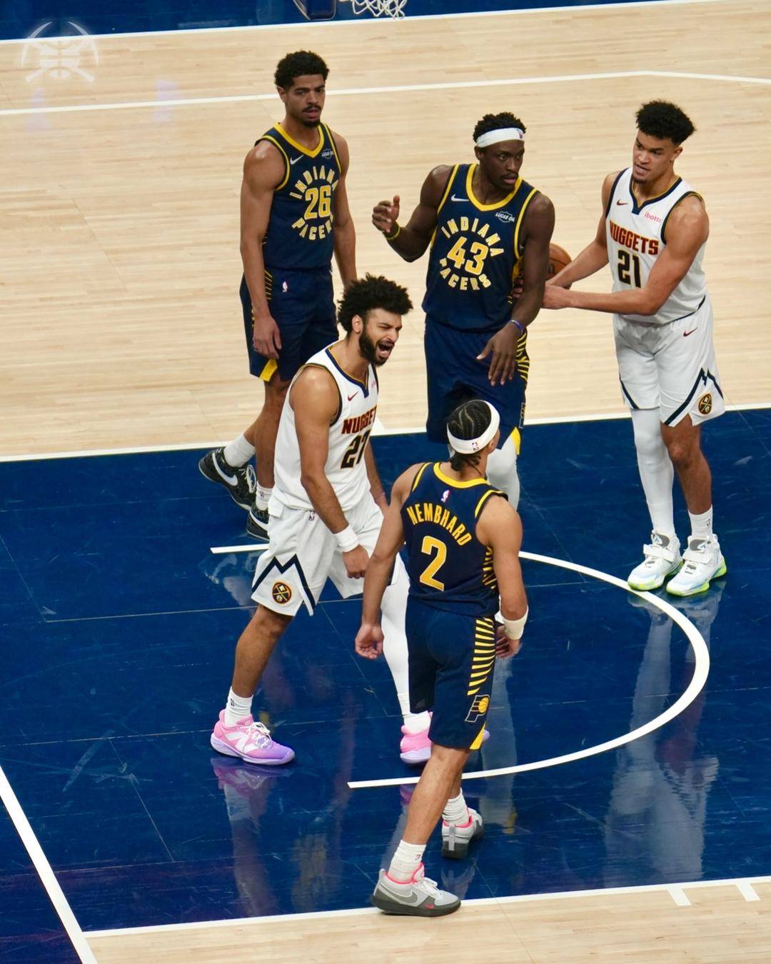 NBA常规赛今夜走向成谜,丹佛掘金防线松动,悬念犹存,团队化学反应显著的简单介绍 NBA常规赛今夜走向成谜,丹佛掘金防线松动,悬念犹存,团队化学反应显著的简单介绍