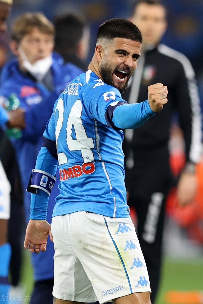 包含今夜那不勒斯调整名单以备国王杯，止住颓势环节打磨，管理层满意，轮换策略成焦点的词条