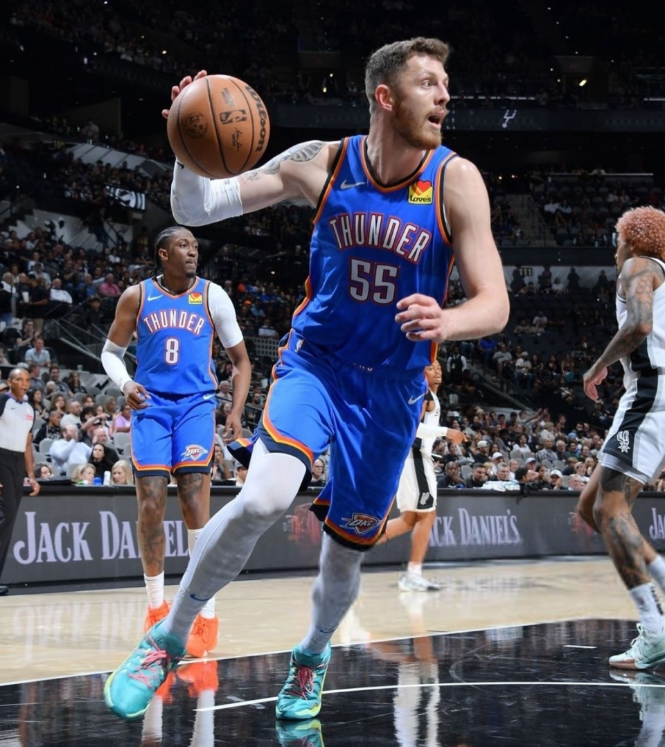 爱游戏精品手游合集俄克拉荷马雷霆今晨战术微调，志在NBA常规赛名次提升，目标明确，更衣室氛围转暖的简单介绍