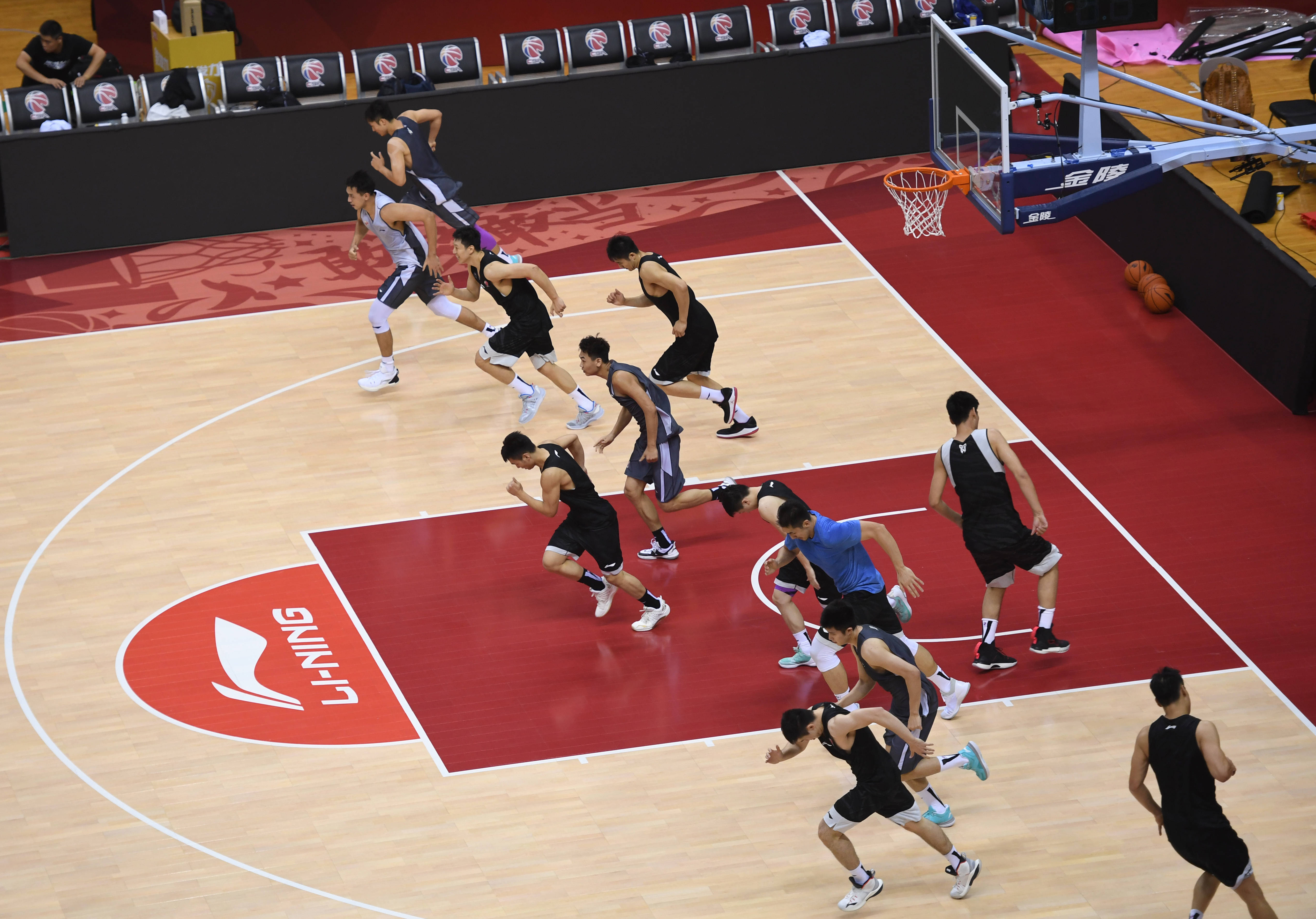 爱游戏官方推荐关于国际比赛日体能课后，西汉姆内部沟通备战CBA常规赛，管理层满意，数据趋势出现新变化的信息