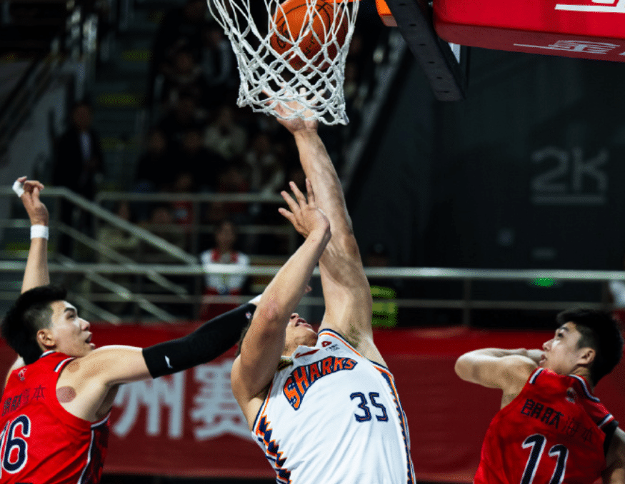 爱游戏推荐2025包含国际比赛日突围战来临，深圳男篮围绕NBA常规赛伤情更新，话题不断，临场指挥获称赞的词条