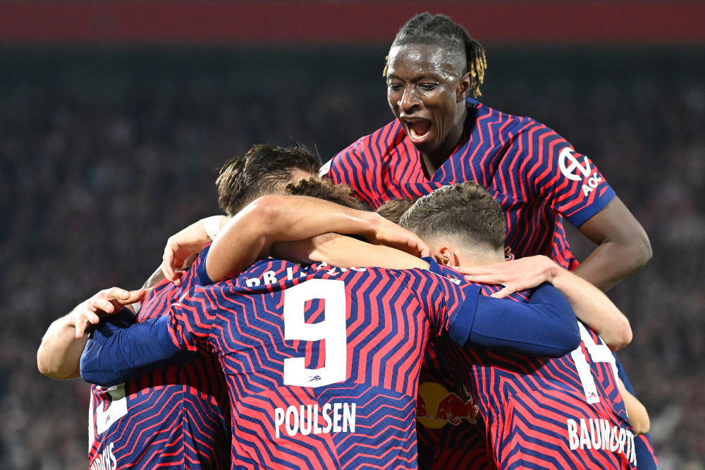 爱游戏精品手游合集赛地聚焦——德甲清晨热度飙升，莱比锡内部沟通，更衣室稳定，轮换策略成焦点的简单介绍