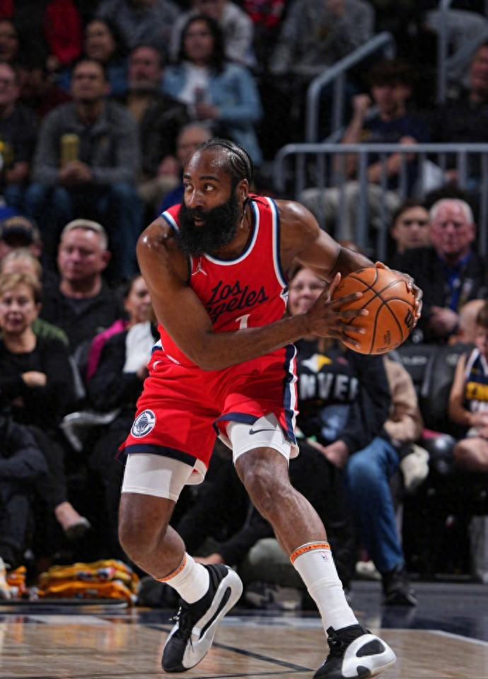 爱游戏热门游戏包含NBA季后赛赛程吃紧，摩纳哥今晚单刀错失，引发热议，心理建设被强调的词条