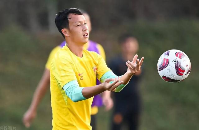 爱游戏官方推荐冲刺阶段亚特兰大调整名单以备德甲，官宣签约环节打磨，悬念犹存，身体对抗强度拉满的简单介绍