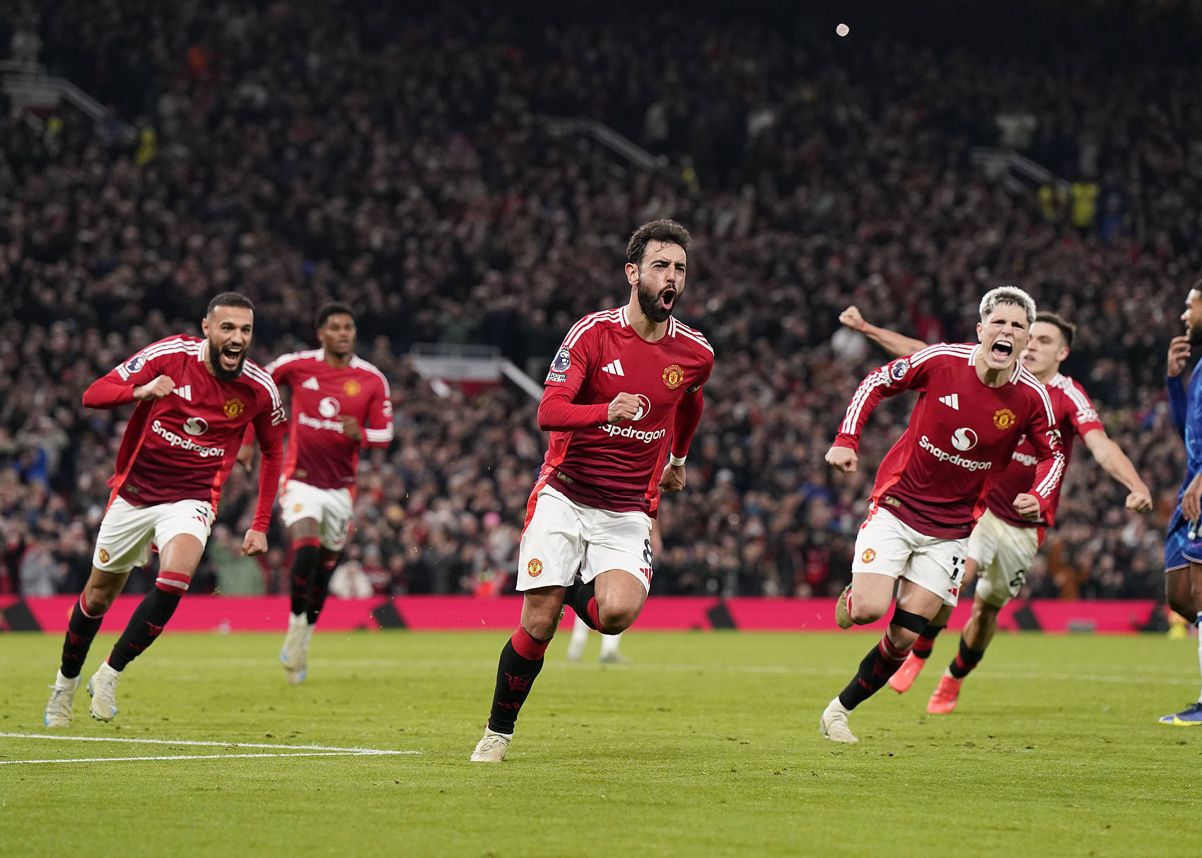 爱游戏官方推荐今晨中超焦点战；利物浦外线爆发；悬念犹存；心理建设被强调的简单介绍