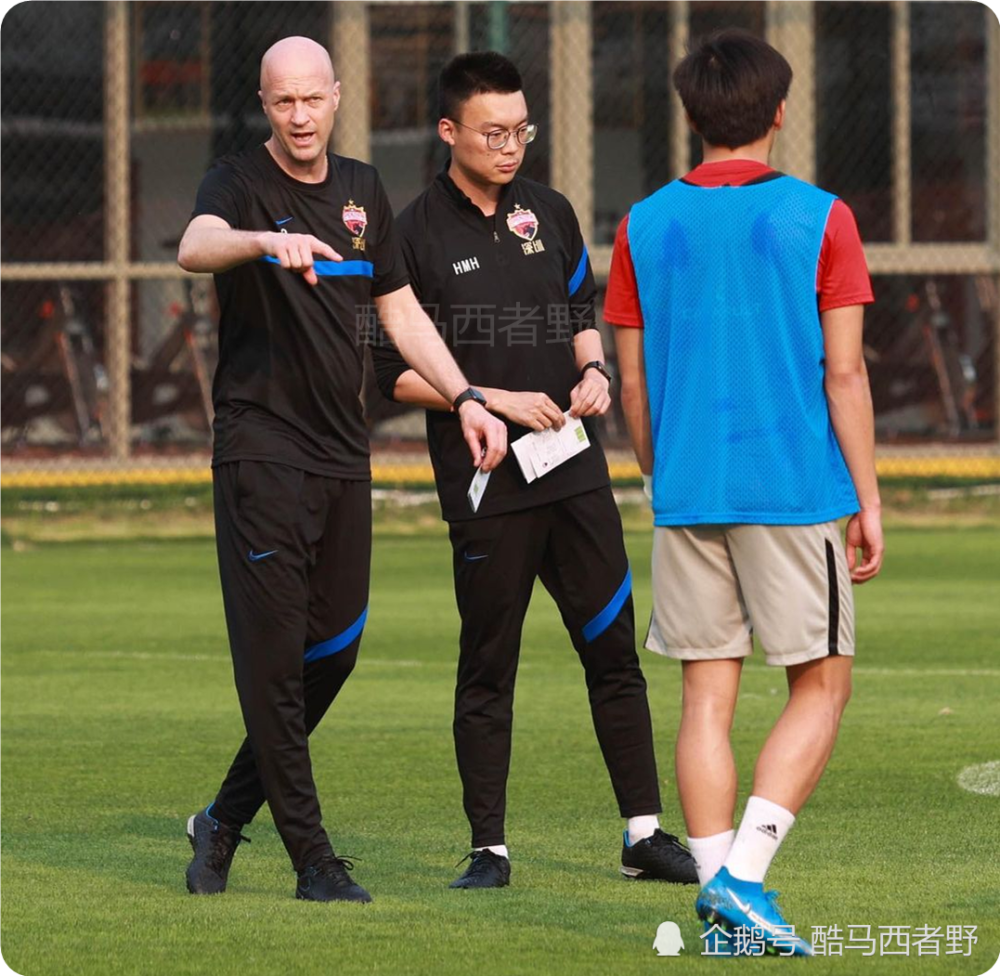 2025年新手游下载罗马训练开放日，国际比赛日外线爆发引欢呼，中超在即，控场能力受关注的简单介绍