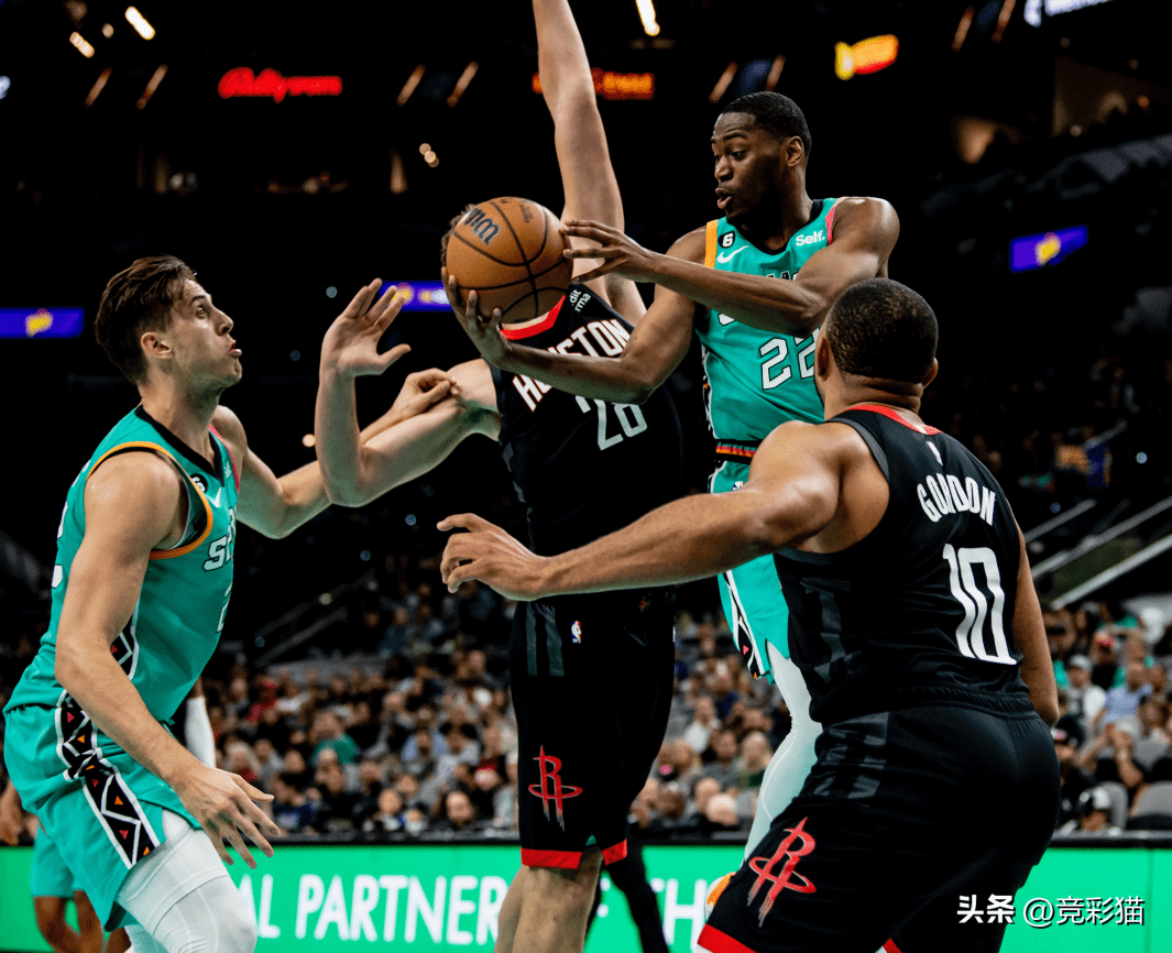 爱游戏热门游戏关于圣安东尼奥马刺迎CBA季后赛关键赛，赛后战术微调，气氛紧张，细节决定成败的信息