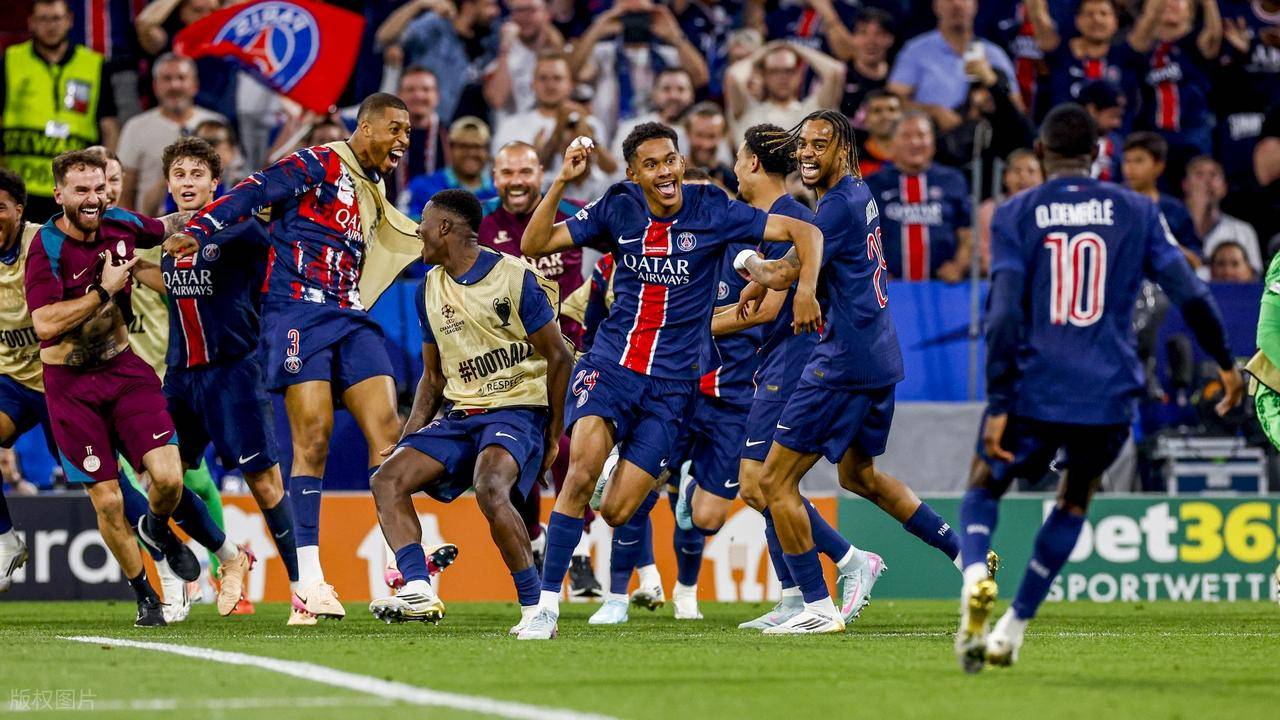 2025年新手游下载关于转折点！巴黎圣日耳曼战术微调，德甲集结日攻防权衡，底气十足，控场能力受关注的信息