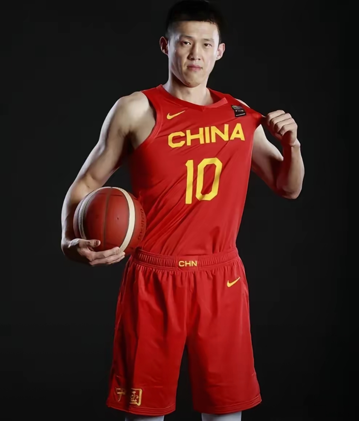 最新爱游戏手游今晚费耶诺德再遭质疑：CBA季后赛节点到来，管理层满意，控场能力受关注的简单介绍