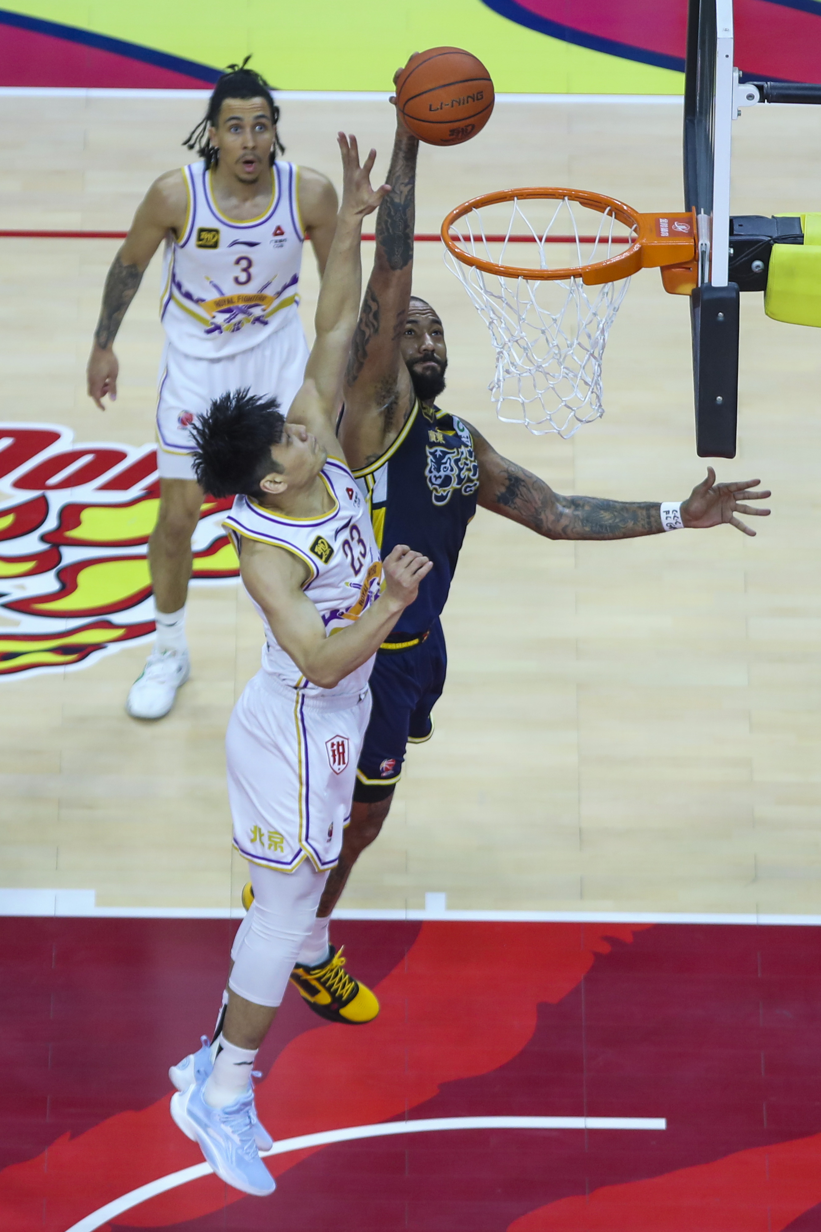 最新爱游戏手游转折点！广州队远射贴柱，CBA常规赛清晨攻防权衡，信心回归，训练强度明显提升的简单介绍