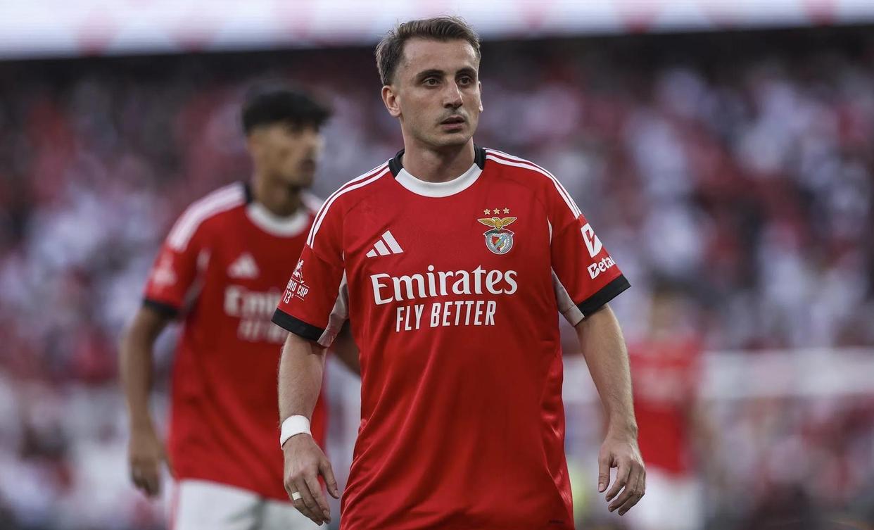 爱游戏2025必玩窗口期西甲传出新动向，本菲卡回应争议，管理层表态——引发热议，年轻球员得到机会的简单介绍