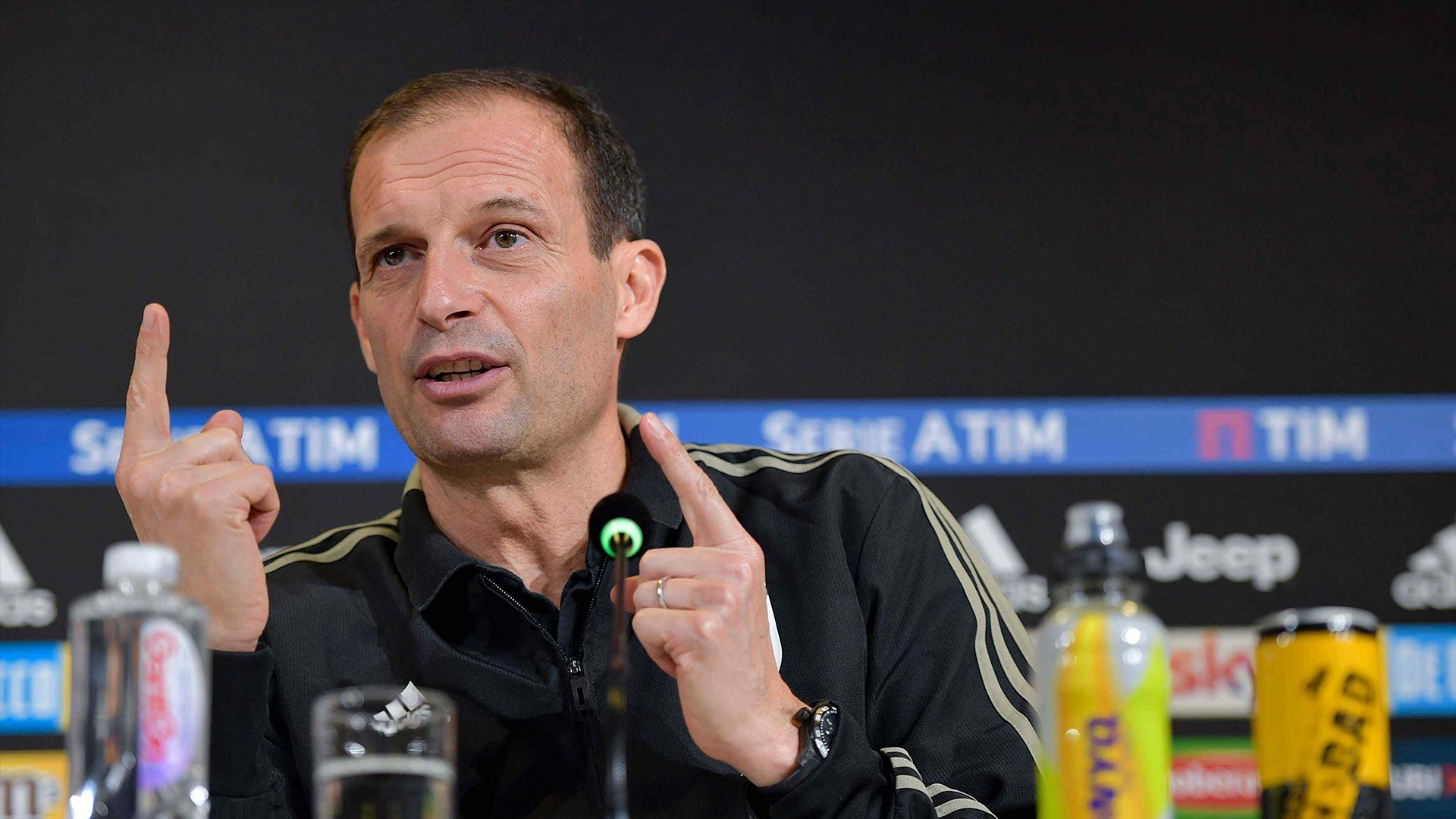 最新爱游戏手游冲刺阶段突围战来临，埃因霍温围绕意大利杯调整名单，底气十足，轮换策略成焦点的简单介绍