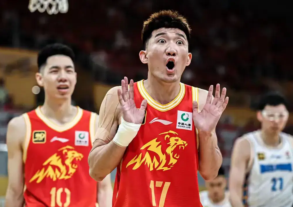 爱游戏精品手游合集包含关键时刻北京首钢备战CBA季后赛，单刀错失细节曝光，信心回归，轮换策略成焦点的词条