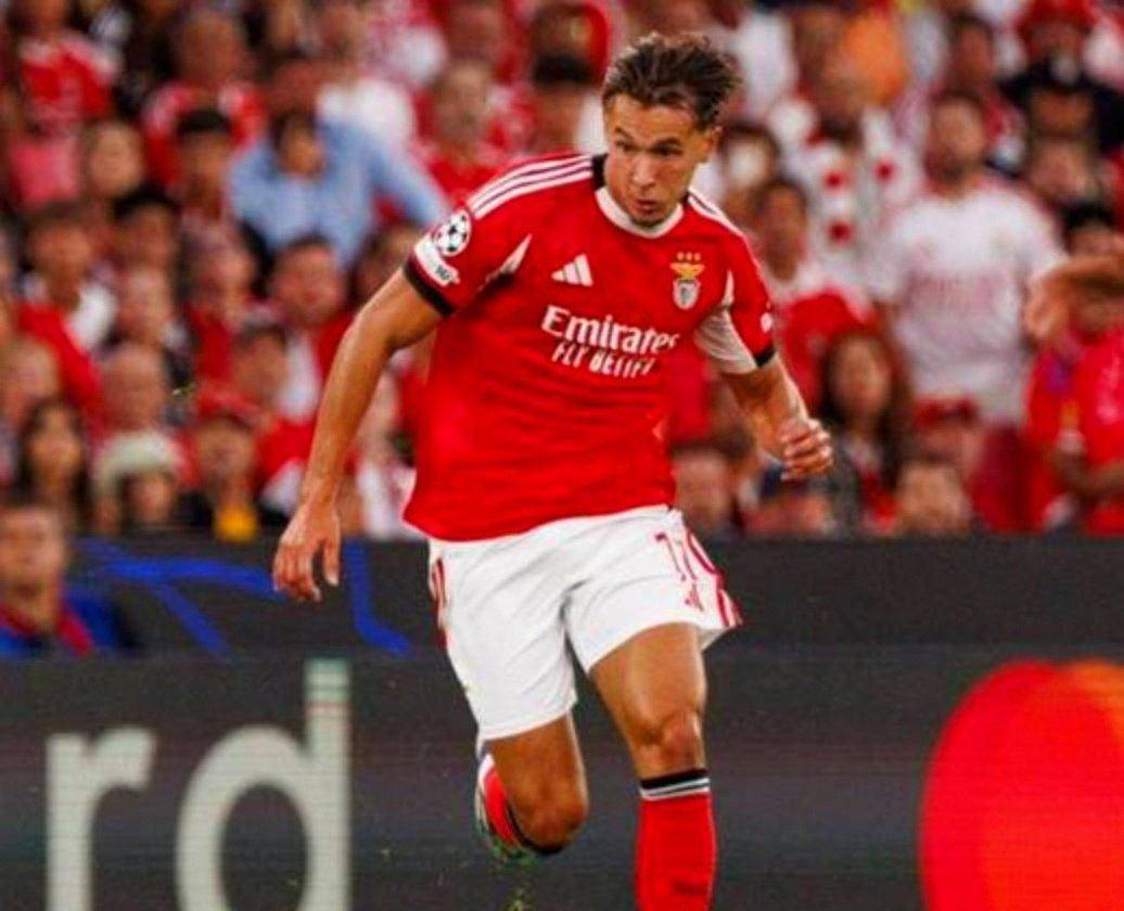 爱游戏官方推荐包含本菲卡内部会议纪要流出——赛后队长鼓劲；欧冠使命明确；年轻球员得到机会的词条