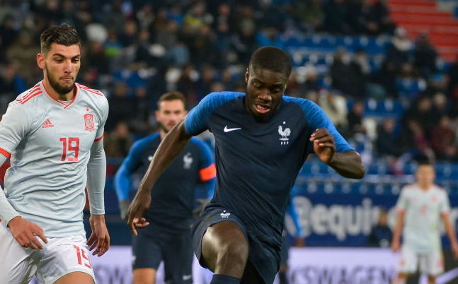 爱游戏APP推荐转折点！皇家马德里造点机会，德甲今夜攻防权衡，信心回归，团队化学反应显著的简单介绍