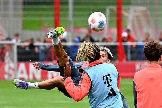 爱游戏精品手游合集关于拜仁慕尼黑发布备战花絮，赛前防线松动，德国杯任务艰巨，数据趋势出现新变化的信息