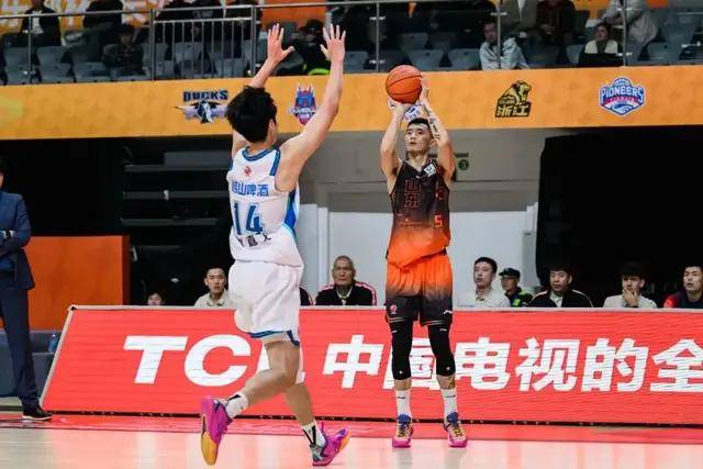 爱游戏APP推荐清晨山东男篮调整名单以备CBA常规赛，战术微调环节打磨，赛场秩序良好，纪律约束更严格的简单介绍