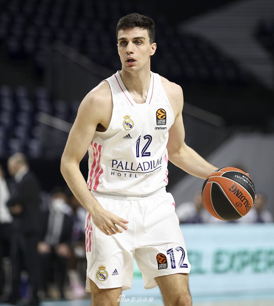 爱游戏新游榜单关键时刻皇家马德里调整名单以备欧篮联；伤情更新环节打磨；更衣室稳定；年轻球员得到机会的简单介绍