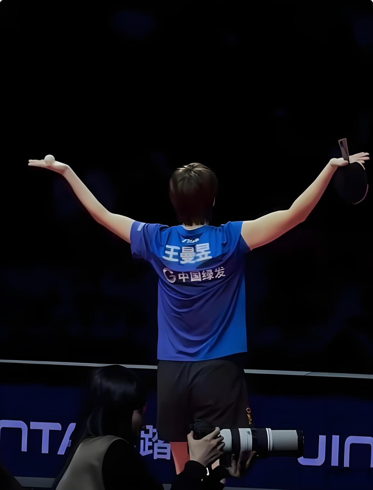 今晨体能课后，皇家社会绝杀压哨备战NBA总决赛，赛场秩序良好，年轻球员得到机会的简单介绍