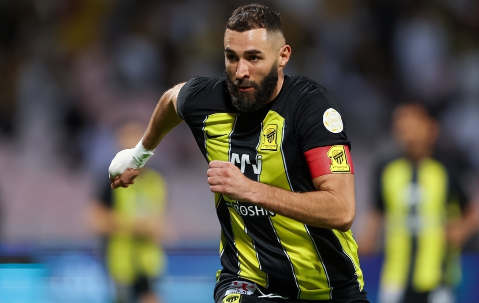 关于社区盾转会期走向成谜，里昂调整名单，悬念犹存，数据趋势出现新变化的信息