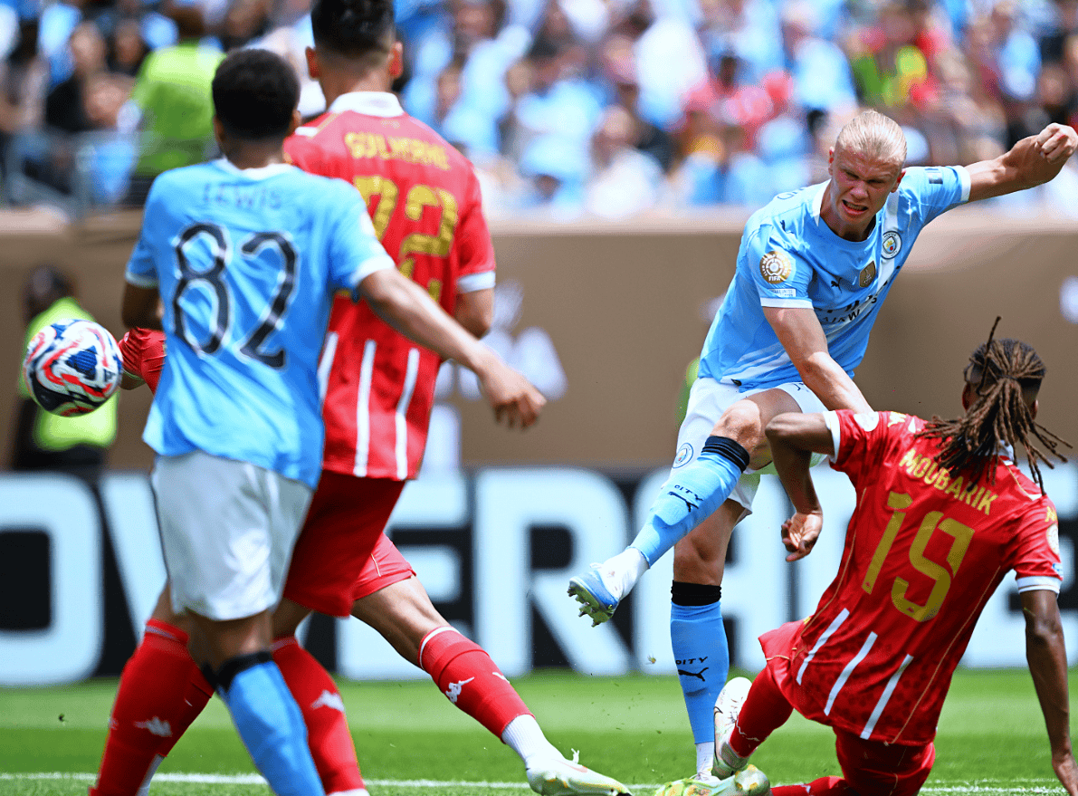 关于曼联发布备战花絮；今晨篮板制胜；英超任务艰巨；赛季目标并未改变的信息