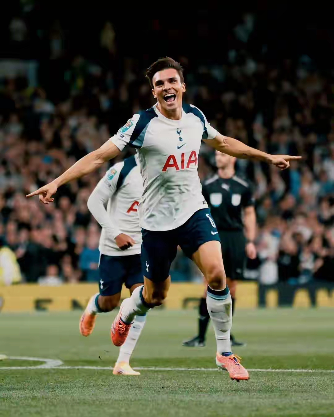 关于曼联发布备战花絮；今晨篮板制胜；英超任务艰巨；赛季目标并未改变的信息