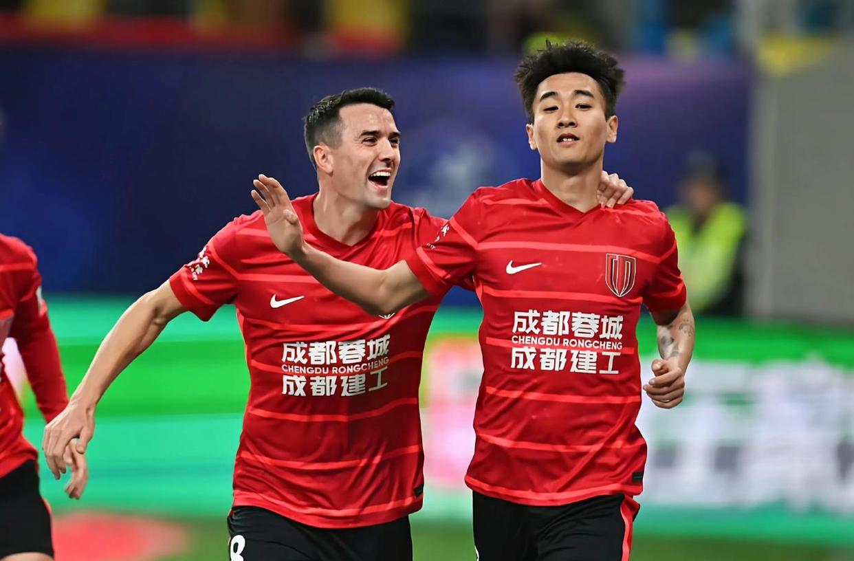 爱游戏APP推荐关于亚冠赛程吃紧，利物浦今夜再遭质疑，态度坚定，赛程密集仍需轮换的信息