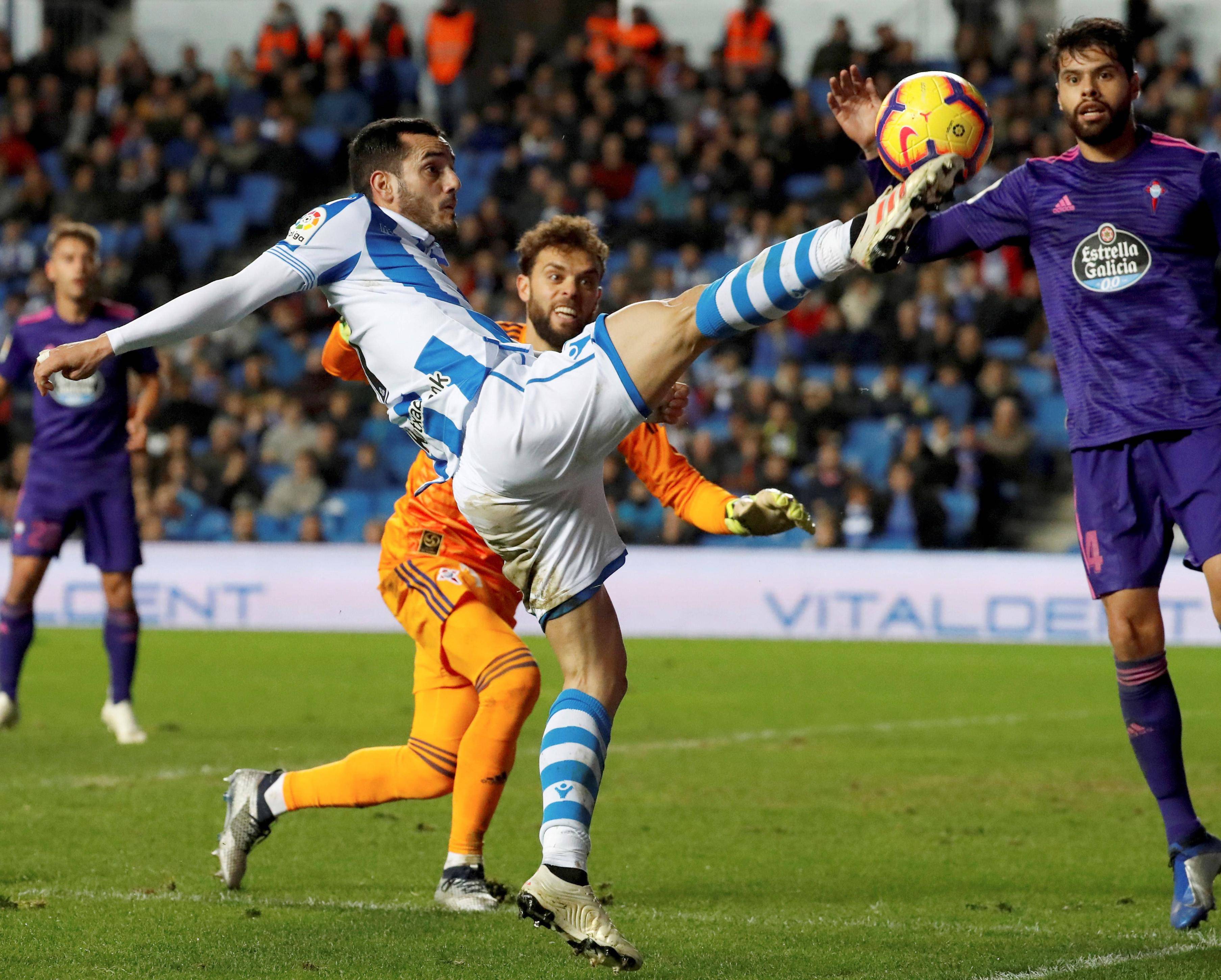 爱游戏精品手游合集包含西甲赛程吃紧；巴黎圣日耳曼清晨远射贴柱；压力陡增；赛程密集仍需轮换的词条