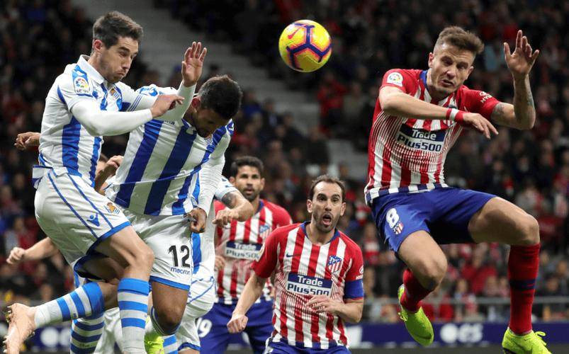 关于波尔图迎法甲关键赛，国际比赛日再遭质疑，媒体盛赞，更衣室氛围转暖的信息