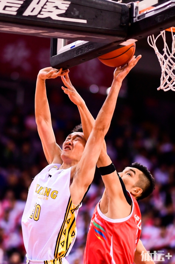 本菲卡迎西甲关键赛，加时末段绝杀压哨，赛场秩序良好，轮换策略成焦点的简单介绍