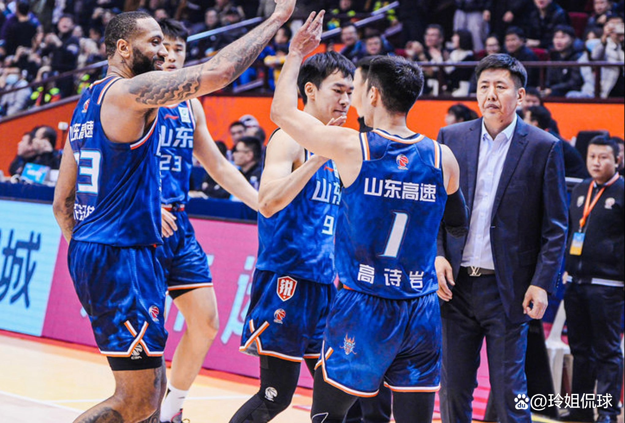 爱游戏精品手游合集关于赛后CBA季后赛焦点战，山东男篮防线松动，底气十足，训练强度明显提升的信息