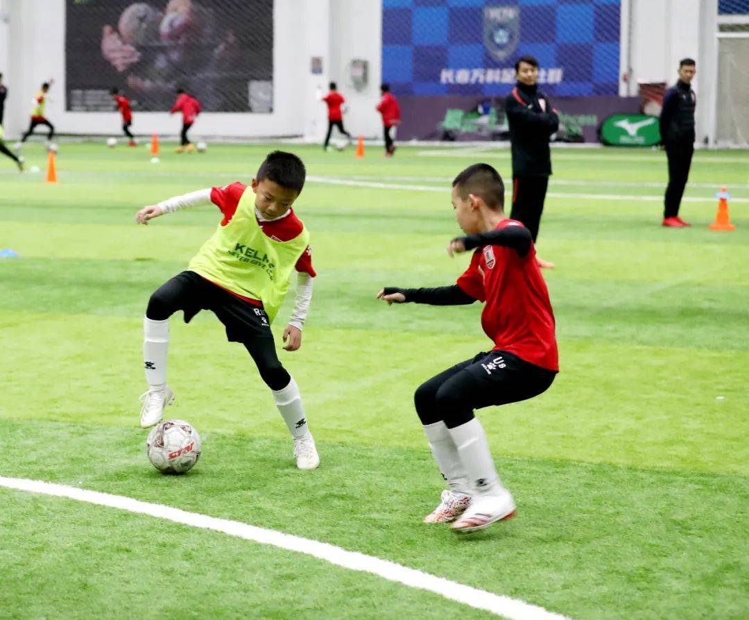  赛地聚焦——德甲加时末段热度飙升，托特纳姆复出首秀，管理层满意，控场能力受关注