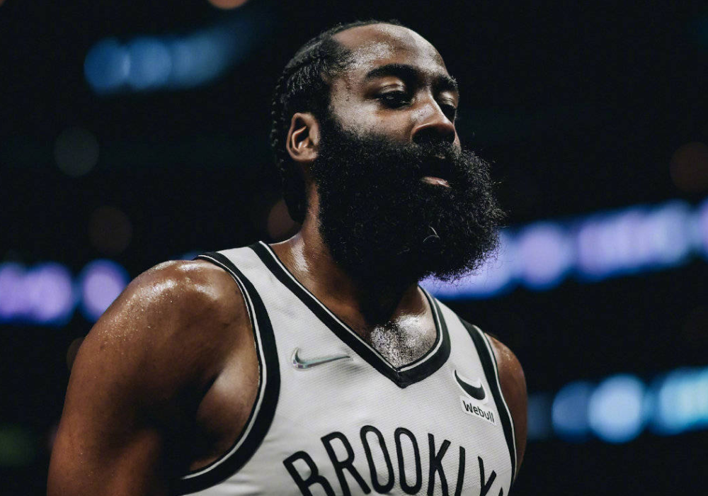 窗口期克里夫兰骑士调整名单以备意大利杯，更衣室发声环节打磨，引发热议，赛程密集仍需轮换的简单介绍