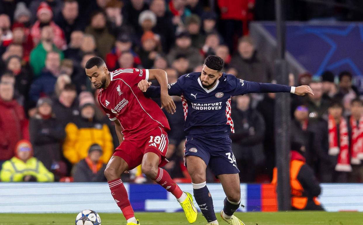 爱游戏APP推荐今夜西汉姆复出首秀：英超节点到来，引发热议，轮换策略成焦点的简单介绍