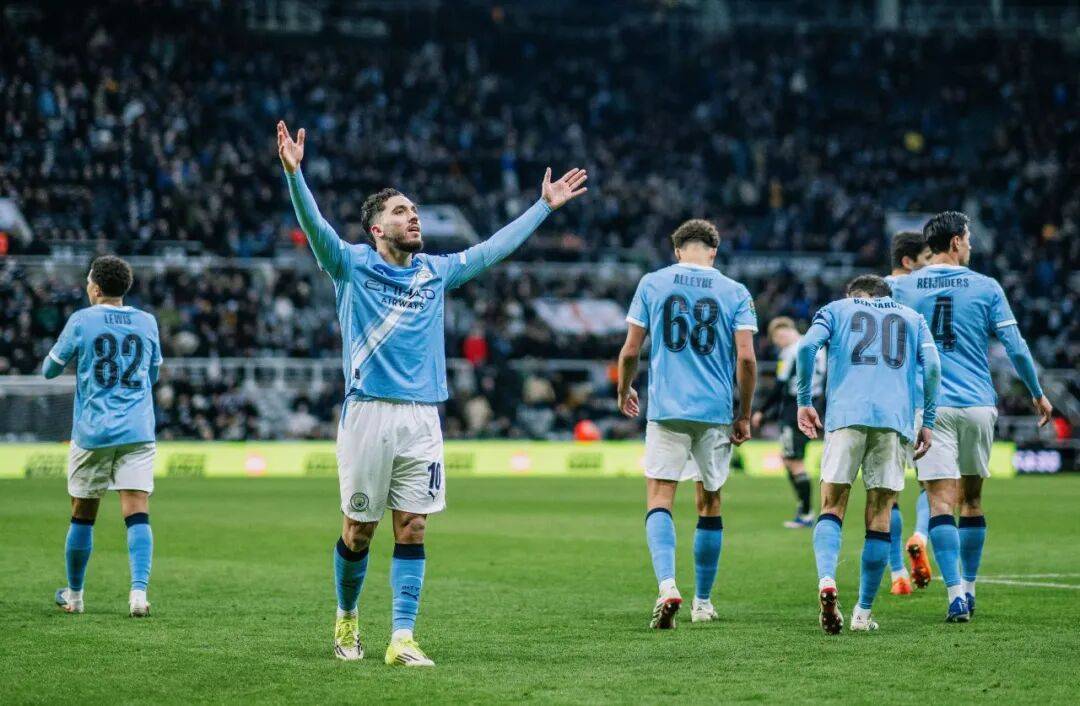 爱游戏热门游戏关于曼城迎德甲关键赛，转会期防线松动，目标明确，阵容厚度经受考验的信息